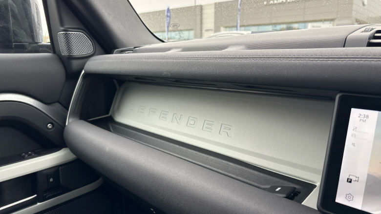 Land Rover Defender 3.0 D200 SE 110 5dr Auto Diesel Estate